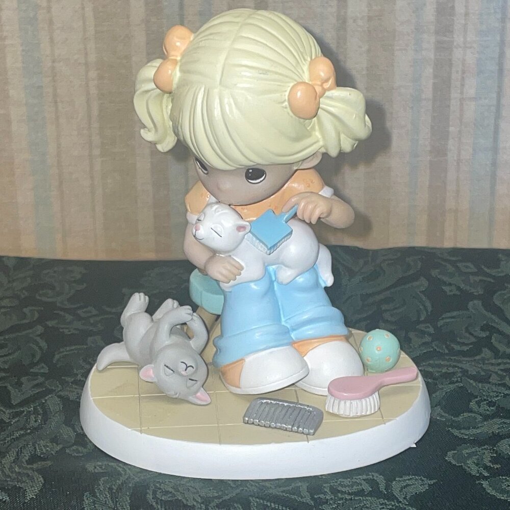 Precious Moments "Forever Close To My Heart" Collectible Figurine
